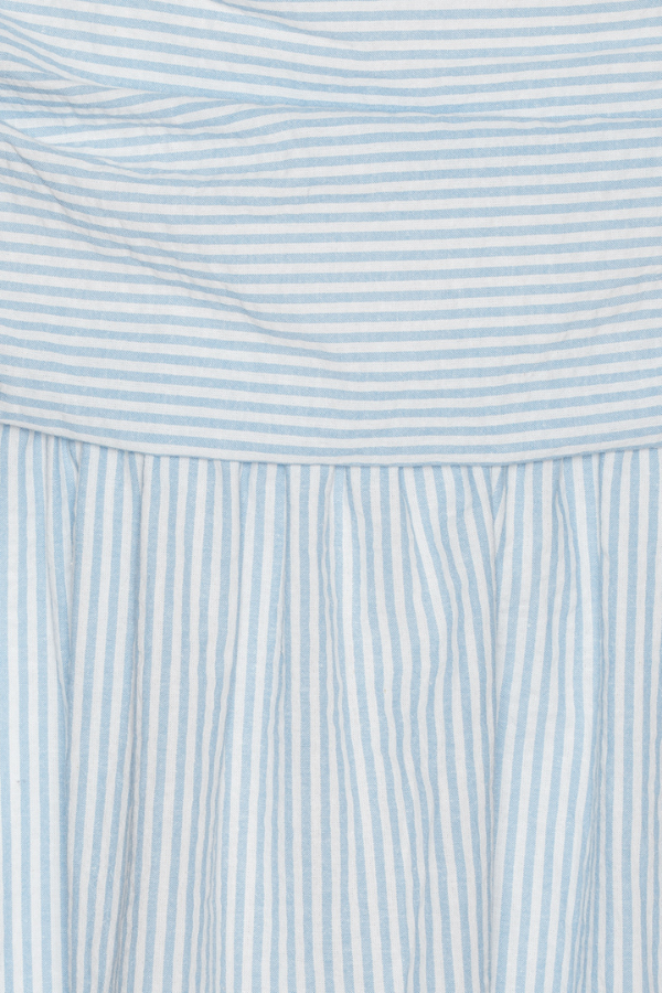 Mya tube dress - white with blue stripes fra Helene Studios