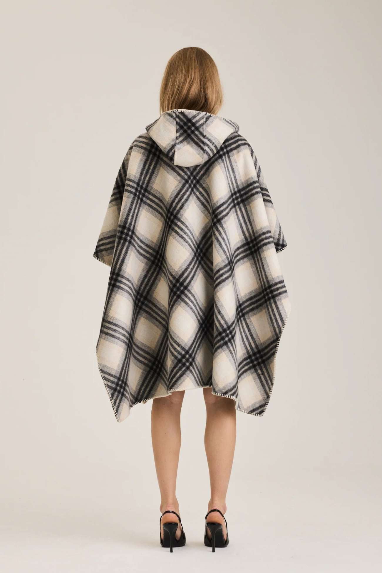Robinrv Cape Jacket
