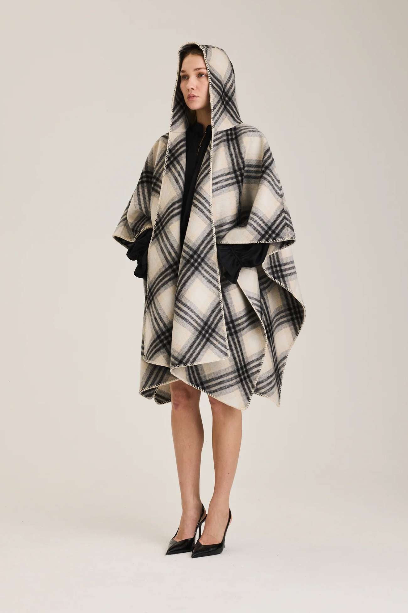 Robinrv Cape Jacket