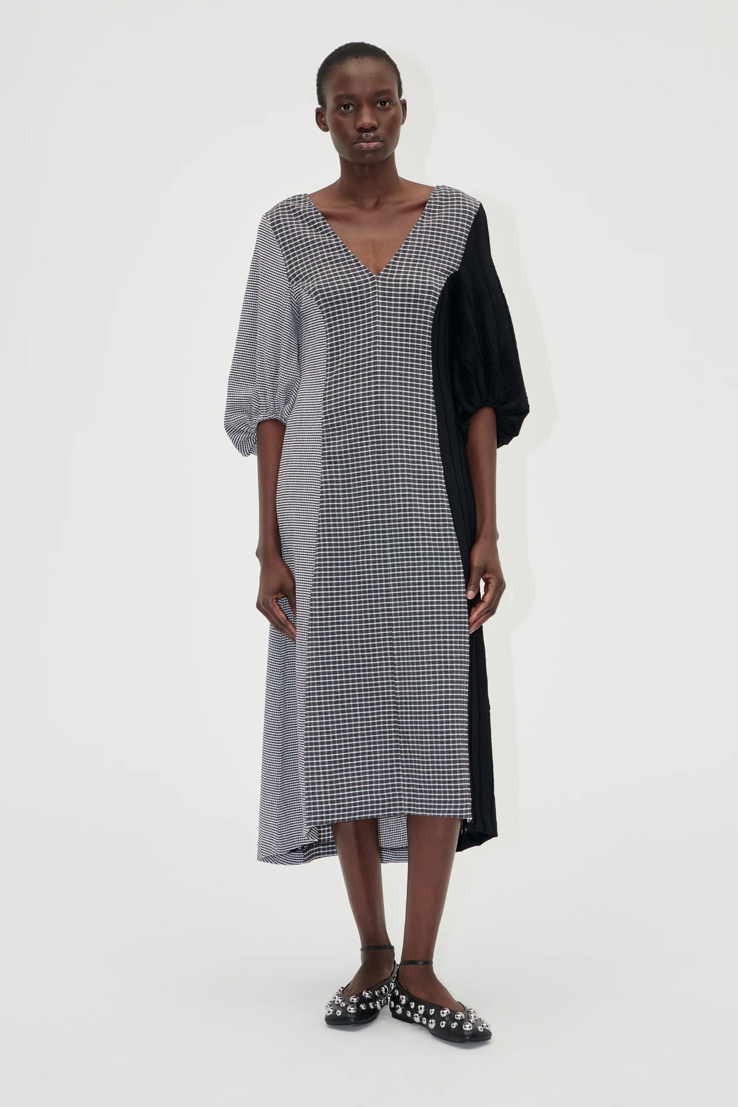 THREE-QUARTER SLEEVE MIDI DRESS